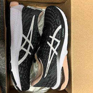 Gel Cumulus 22 MK brand new, never worn